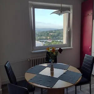 https://apartman-uvalska.karlovyvary-hotels.com